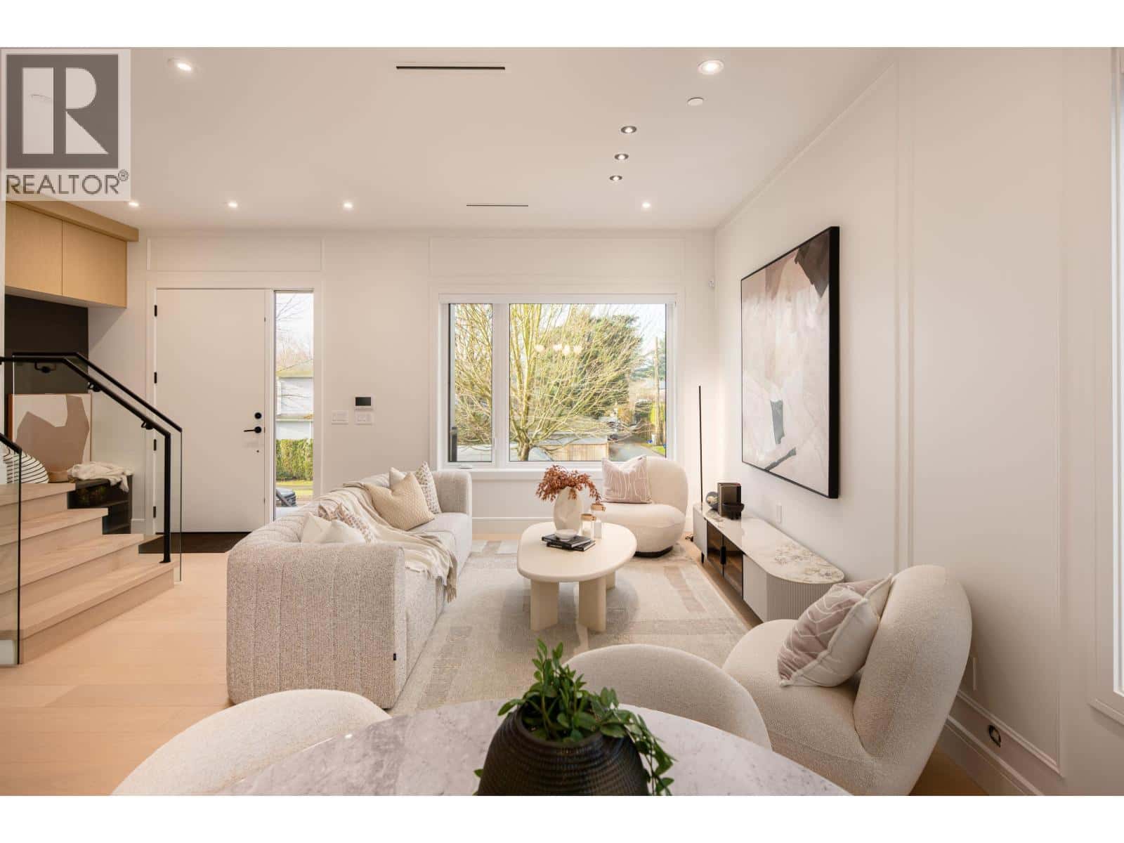 7382 MAPLE STREET — Vancouver, British Columbia - Photo 4 of 35