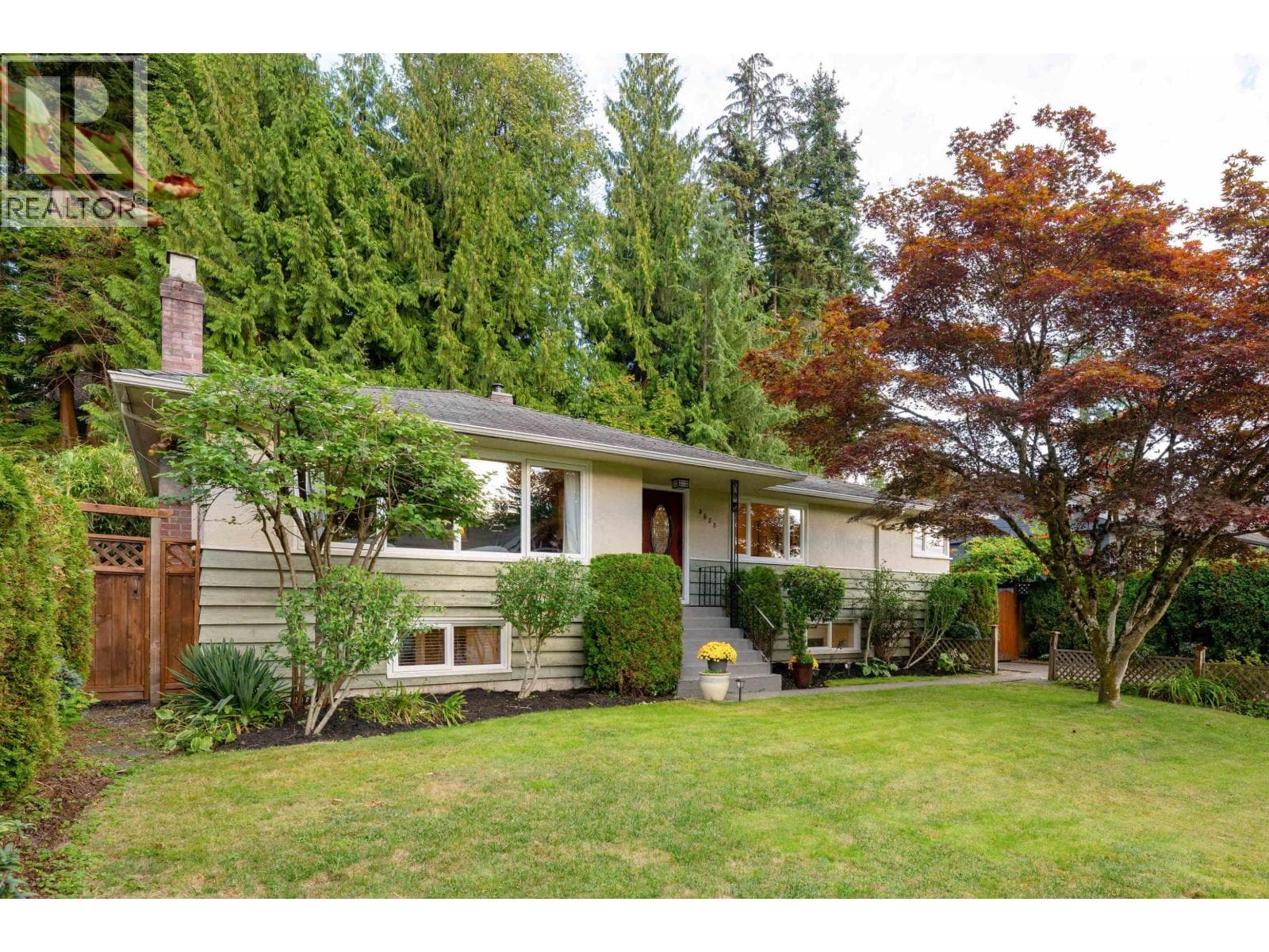 3658 LORAINE AVENUE — North Vancouver, British Columbia - Main photo