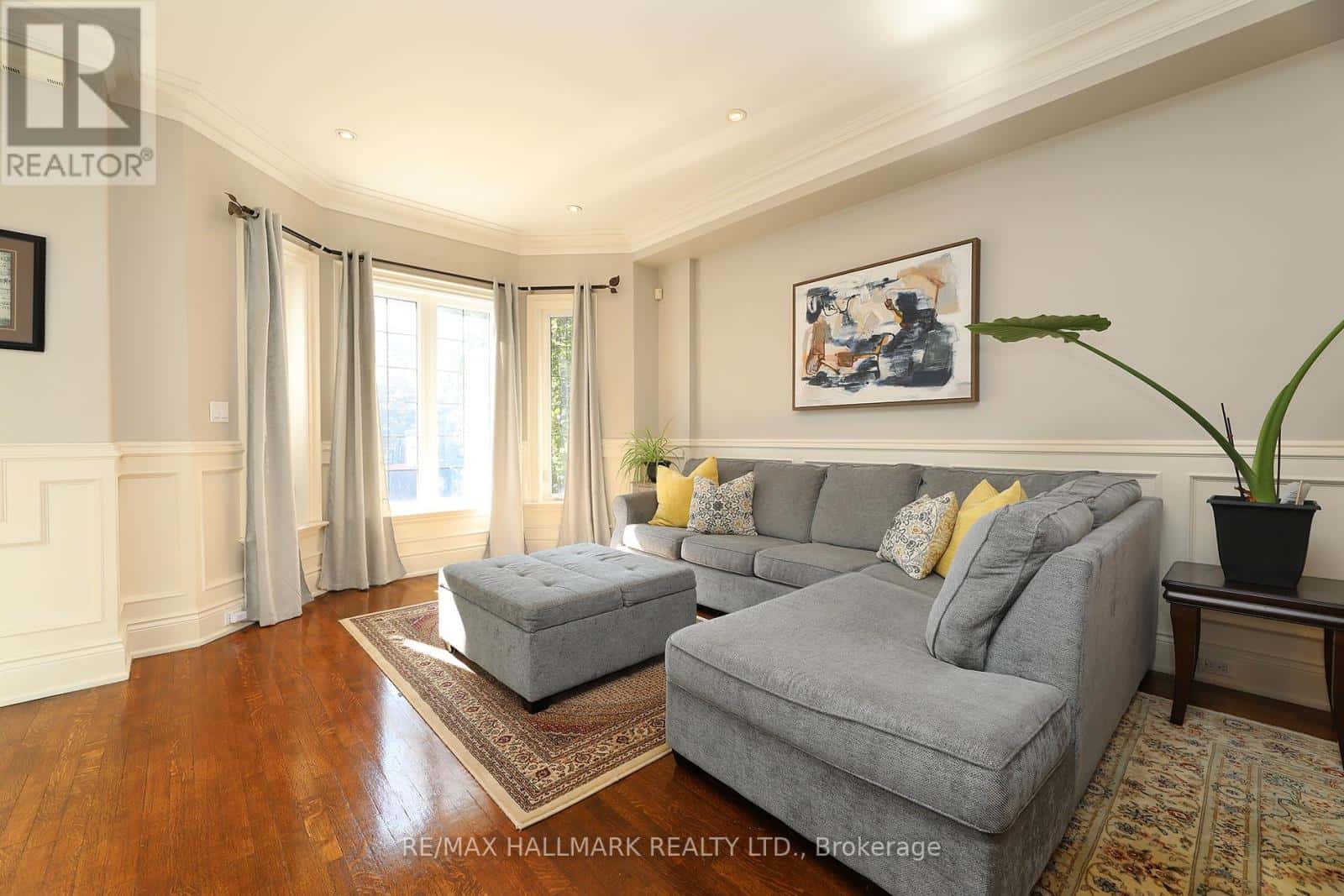 370 DOUGLAS AVENUE — Toronto (Bedford Park-Nortown), Ontario - Photo 5 of 42