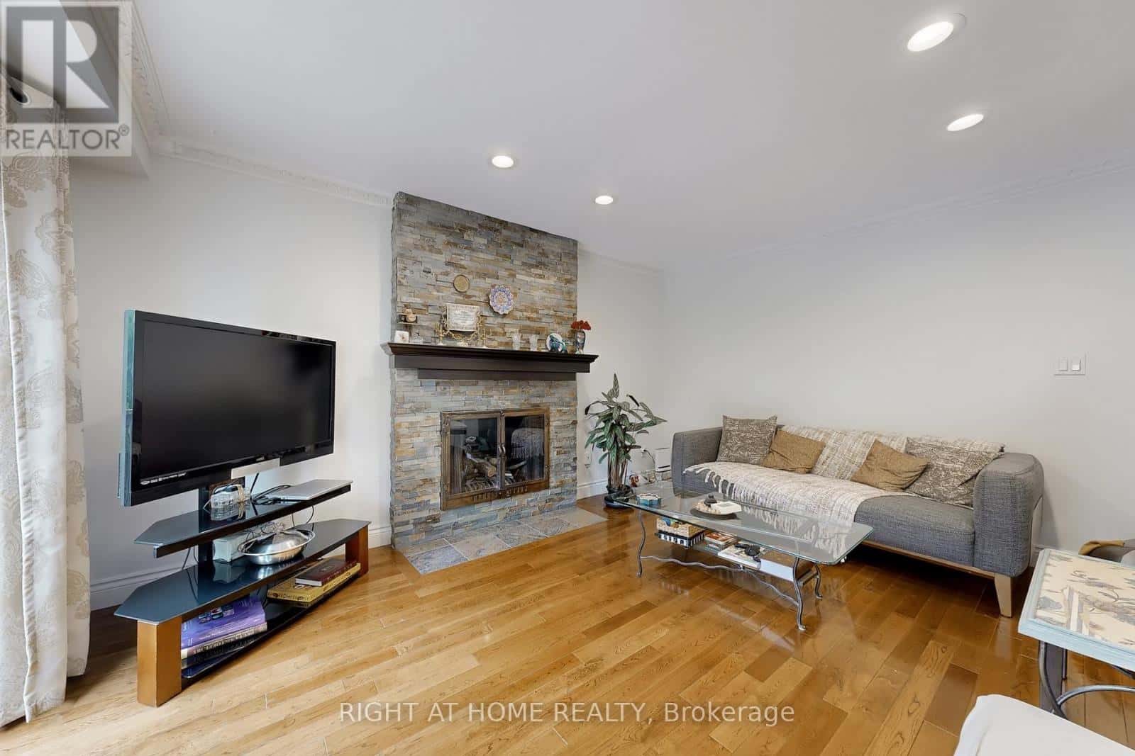 52 BRECKONWOOD CRESCENT — Markham (Aileen-Willowbrook), Ontario - Photo 5 of 50