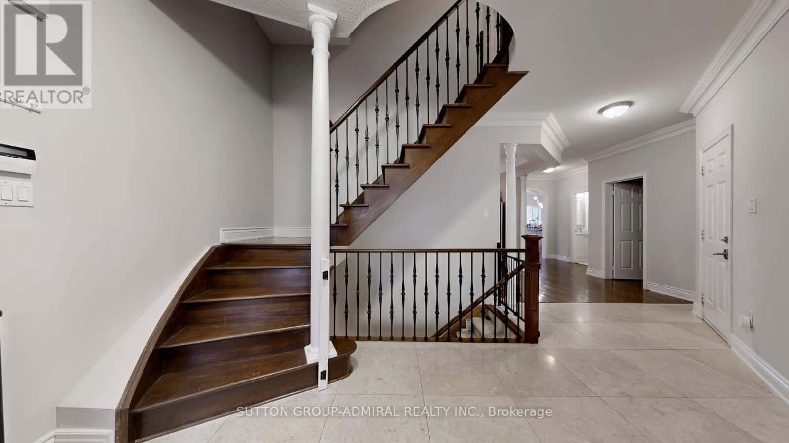 63 SEABREEZE AVENUE — Vaughan (Patterson), Ontario - Photo 3 of 37