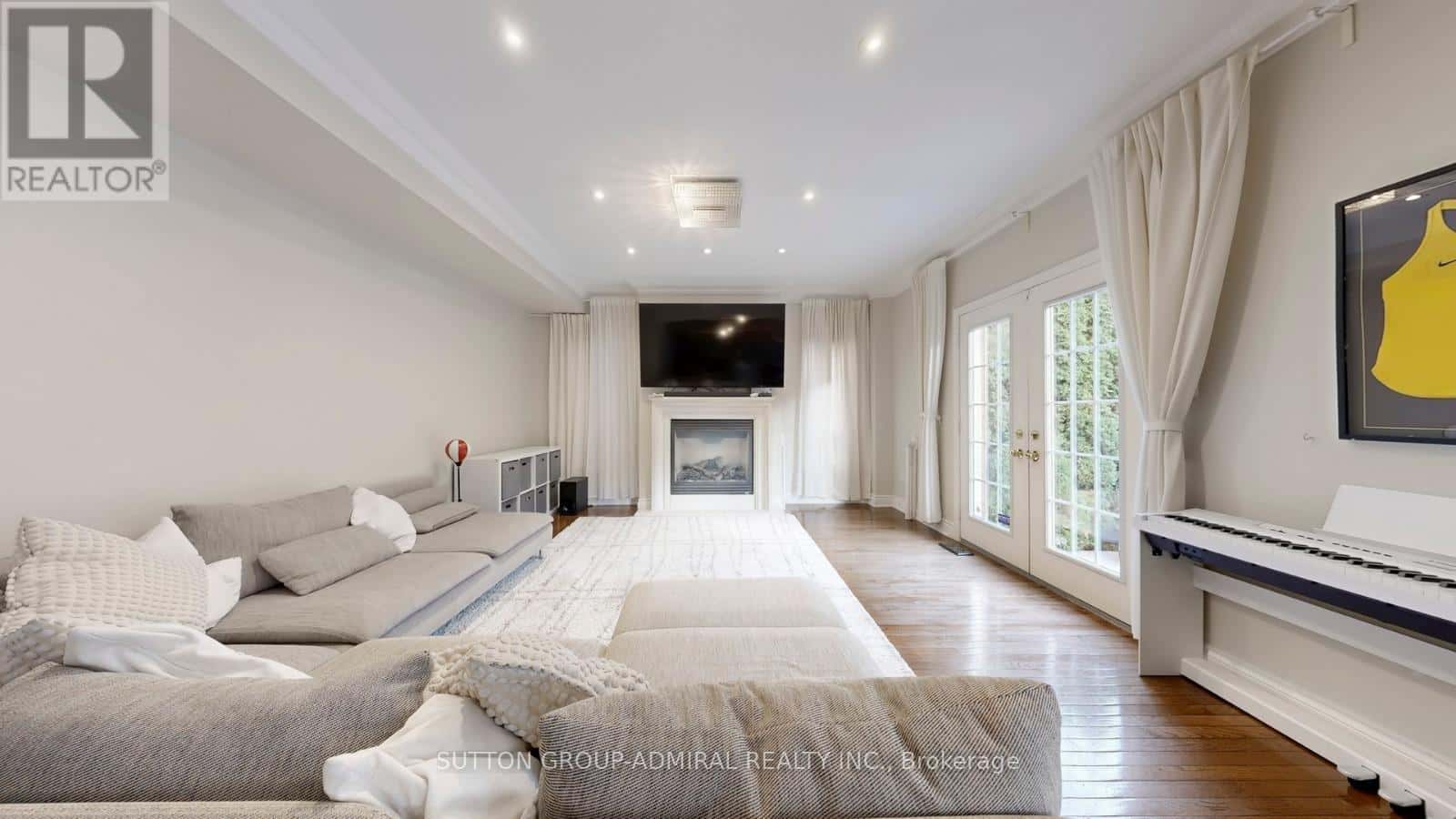 63 SEABREEZE AVENUE — Vaughan (Patterson), Ontario - Photo 4 of 37