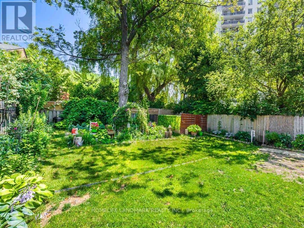 29 ORTON PARK ROAD — Toronto (Morningside), Ontario - Photo 5 of 8