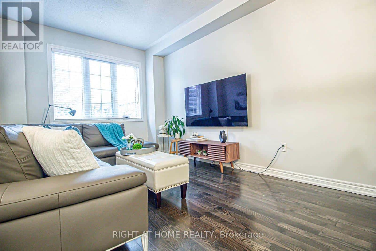 1358 GRANROCK CRESCENT — Mississauga (East Credit), Ontario - Photo 2 of 24