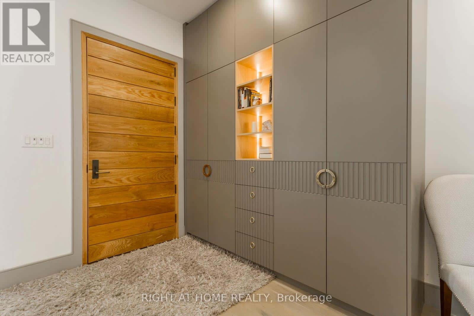 118 MARTIN GROVE ROAD — Toronto (Islington-City Centre West), Ontario - Photo 4 of 49