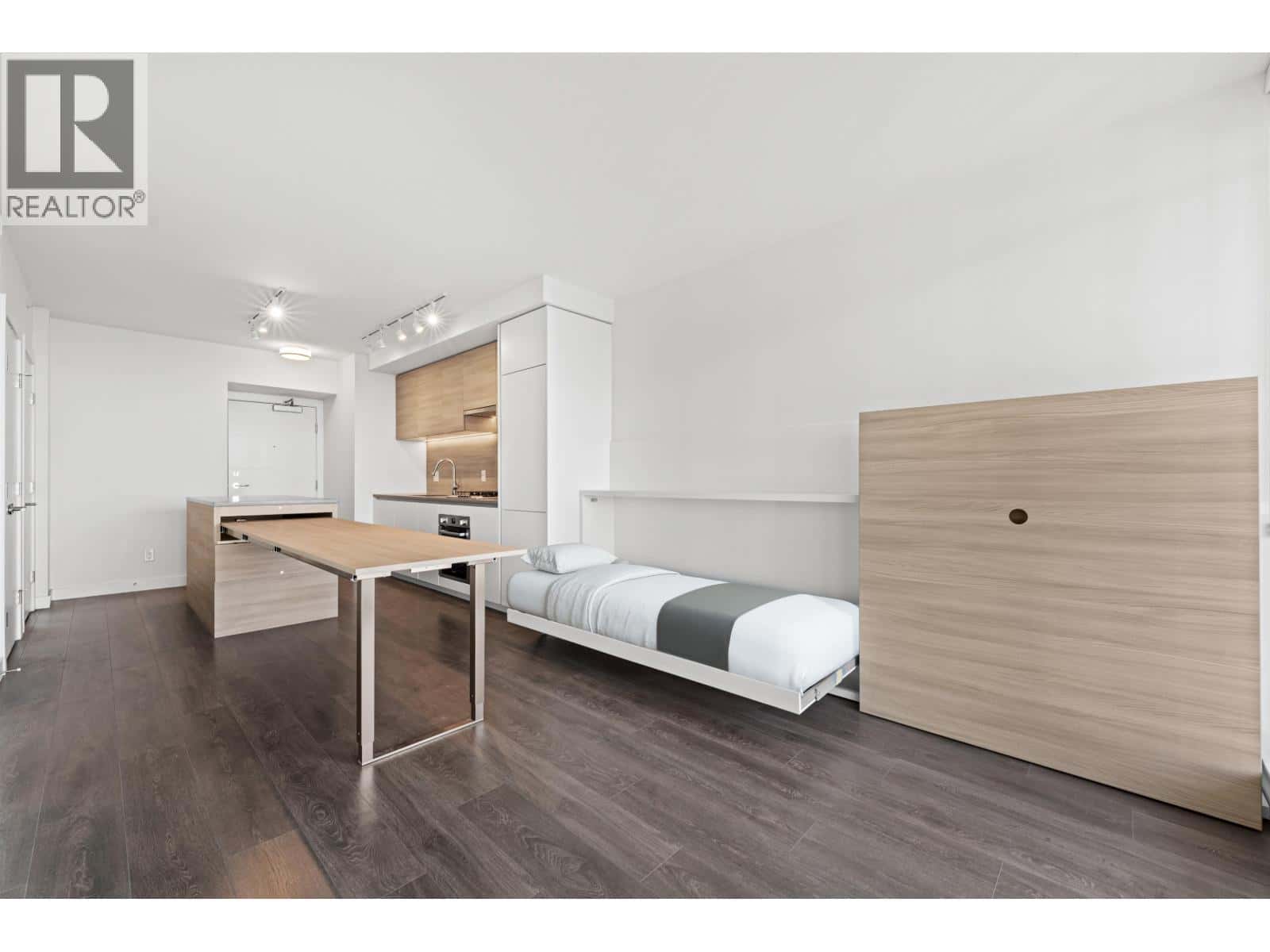 1106 652 WHITING WAY — Coquitlam, British Columbia - Photo 2 of 40