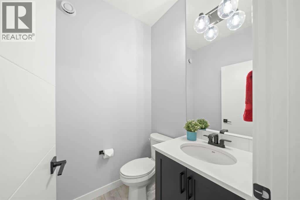 77 Sage Hill Crescent NW — Calgary, Alberta - Photo 3 of 38