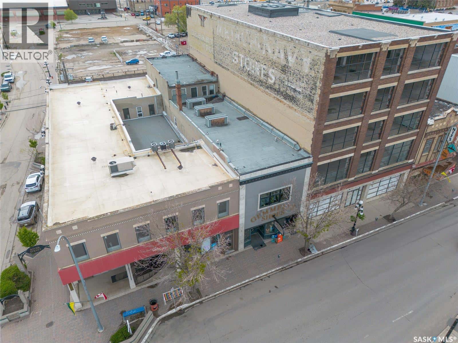 110 Main STREET N — Moose Jaw, Saskatchewan - Photo 5 of 50