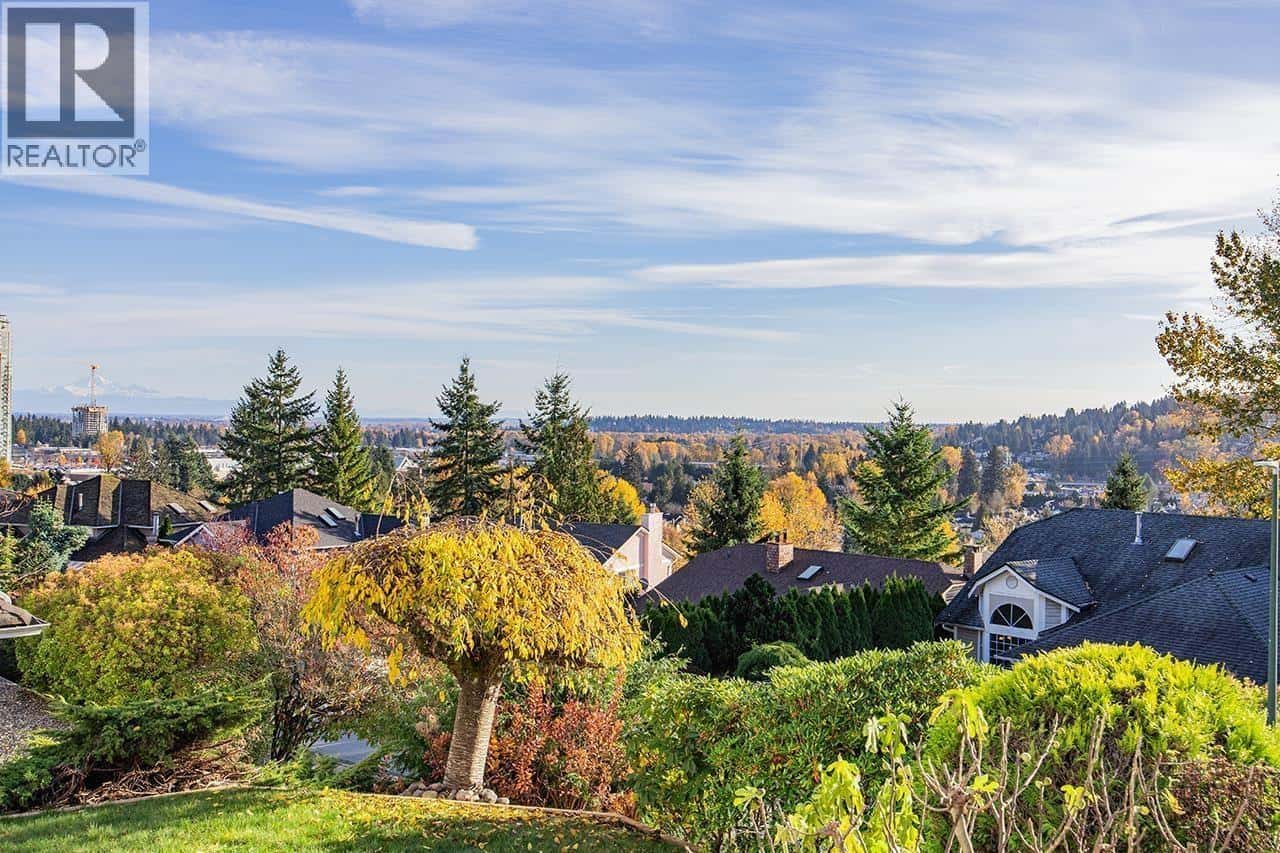 2825 NASH DRIVE — Coquitlam, British Columbia - Photo 2 of 40