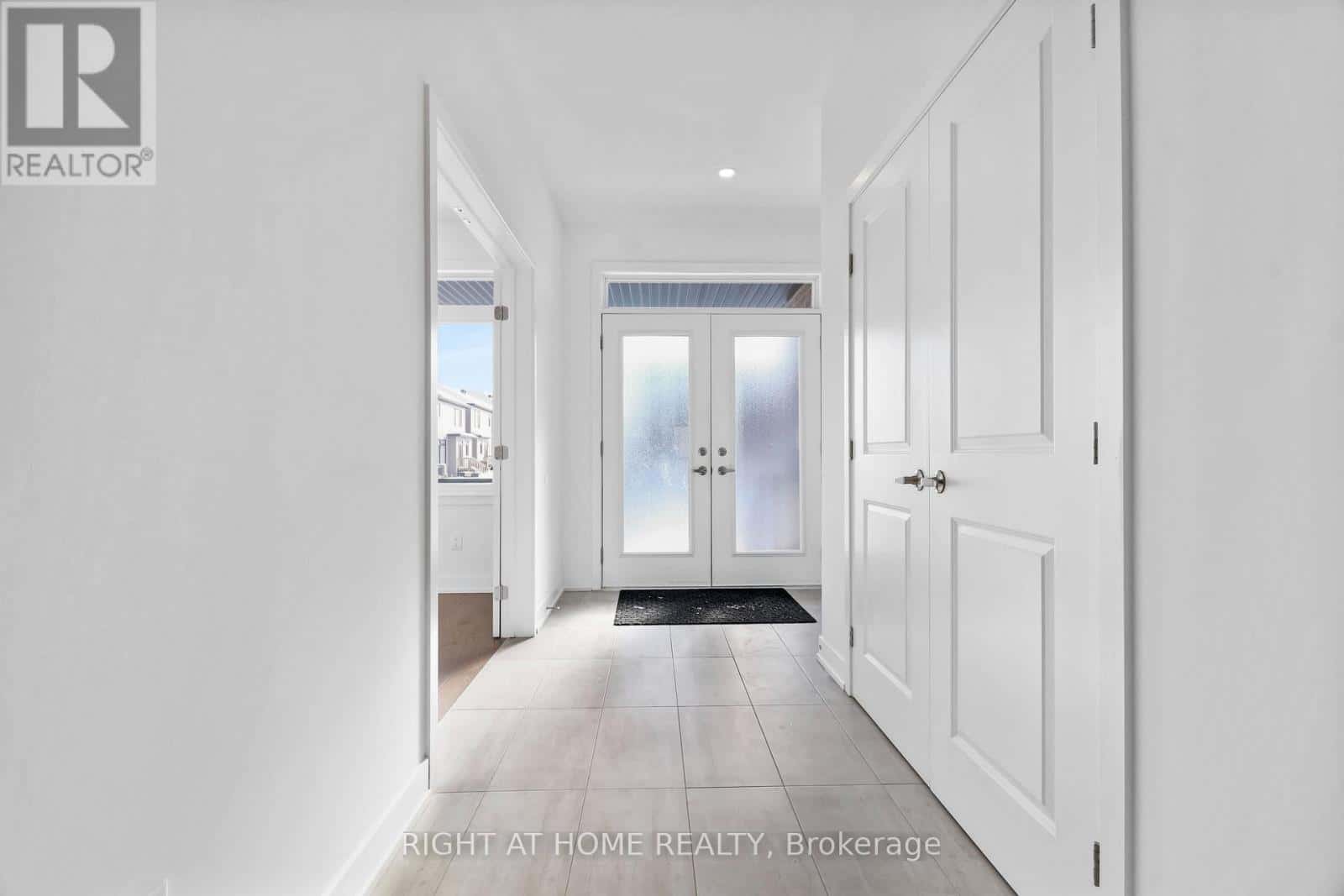 2020 ACOUSTIC WAY — Ottawa, Ontario - Photo 2 of 30