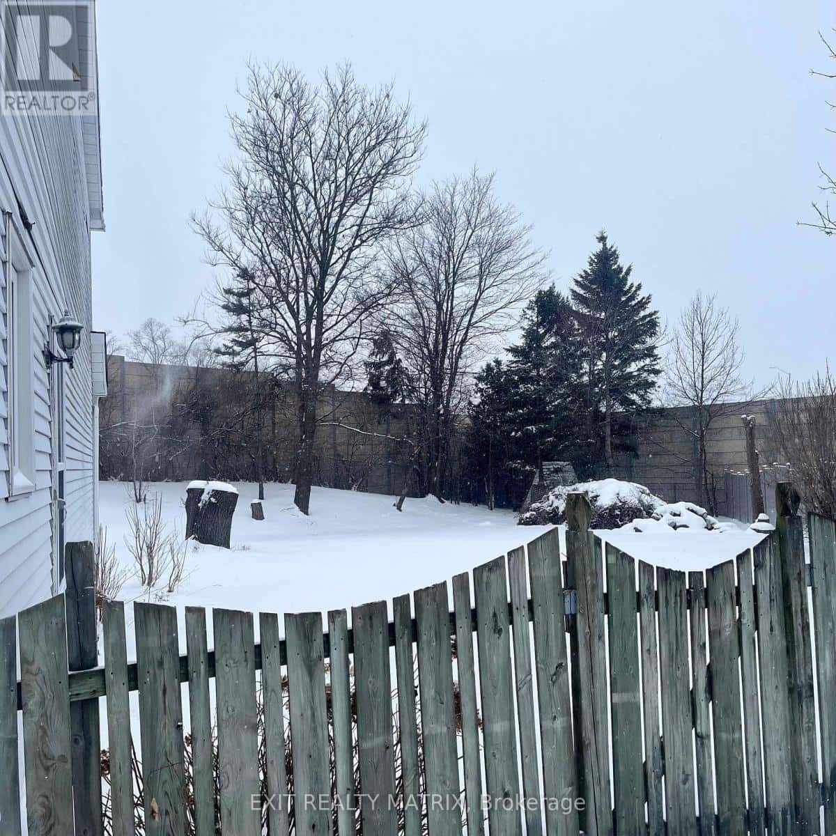 1123 BURGUNDY LANE — Ottawa, Ontario - Photo 4 of 5