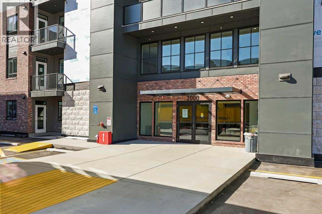 2215, 520 Reynolds Avenue SW — Airdrie, Alberta - Photo 2 of 18