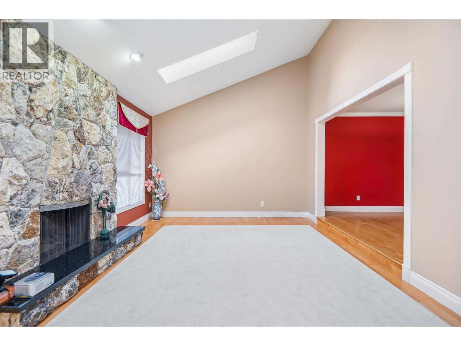 8340 LUNEN ROAD — Richmond, British Columbia - Photo 5 of 40