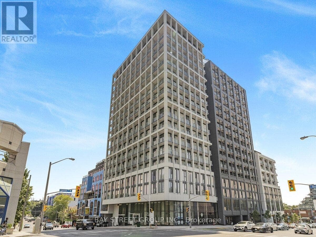 1909 - 2020 BATHURST STREET — Toronto (Humewood-Cedarvale), Ontario - Main photo