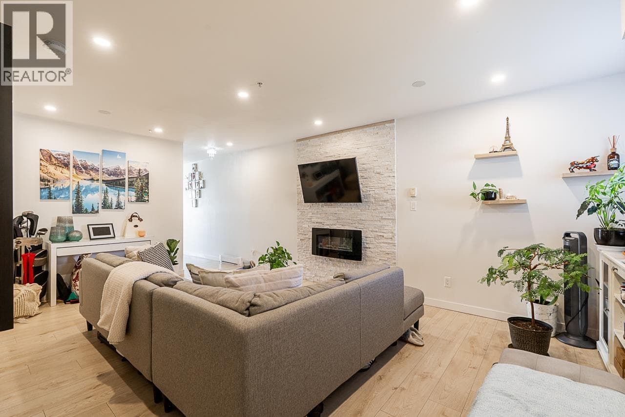 211 5625 SENLAC STREET — Vancouver, British Columbia - Main photo