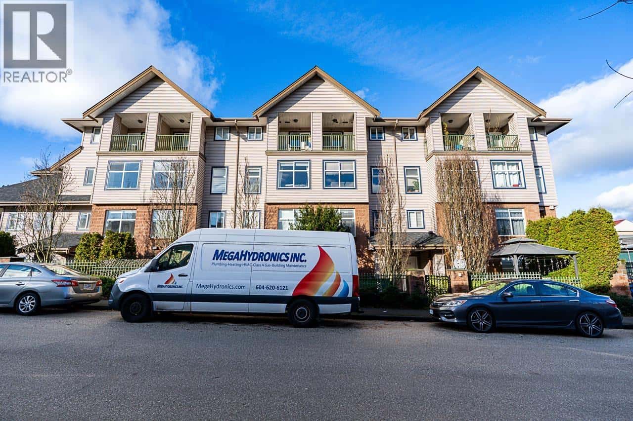 211 5625 SENLAC STREET — Vancouver, British Columbia - Photo 3 of 40