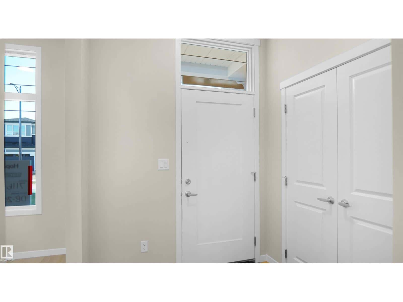 7116 51 AV — Beaumont, Alberta - Photo 2 of 32