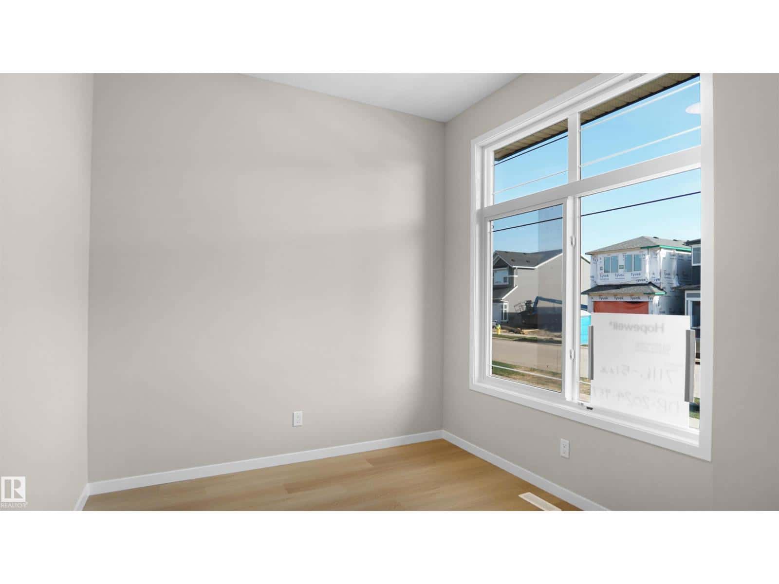 7116 51 AV — Beaumont, Alberta - Photo 3 of 32