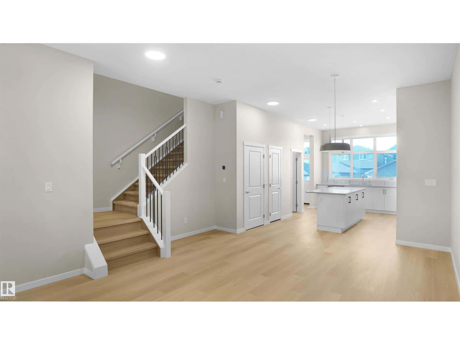 7116 51 AV — Beaumont, Alberta - Photo 5 of 32