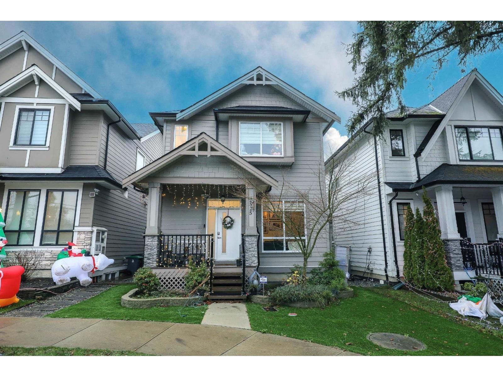 2525 168 STREET — Surrey, British Columbia - Main photo