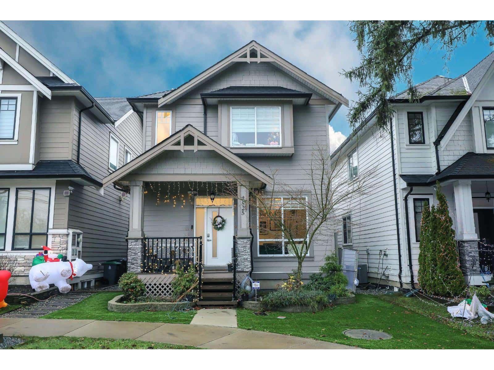 2525 168 STREET — Surrey, British Columbia - Photo 2 of 40