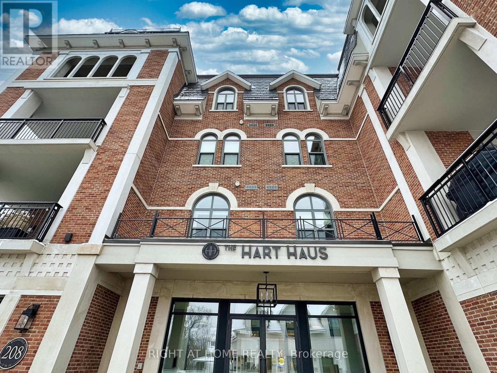 PH02 - 208 MAIN ST UNIONVILLE STREET — Markham (Unionville), Ontario - Main photo