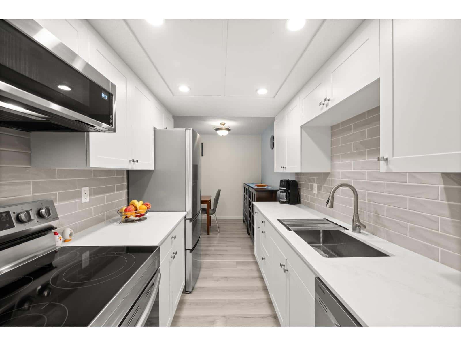 104 1320 FIR STREET — White Rock, British Columbia - Photo 2 of 37