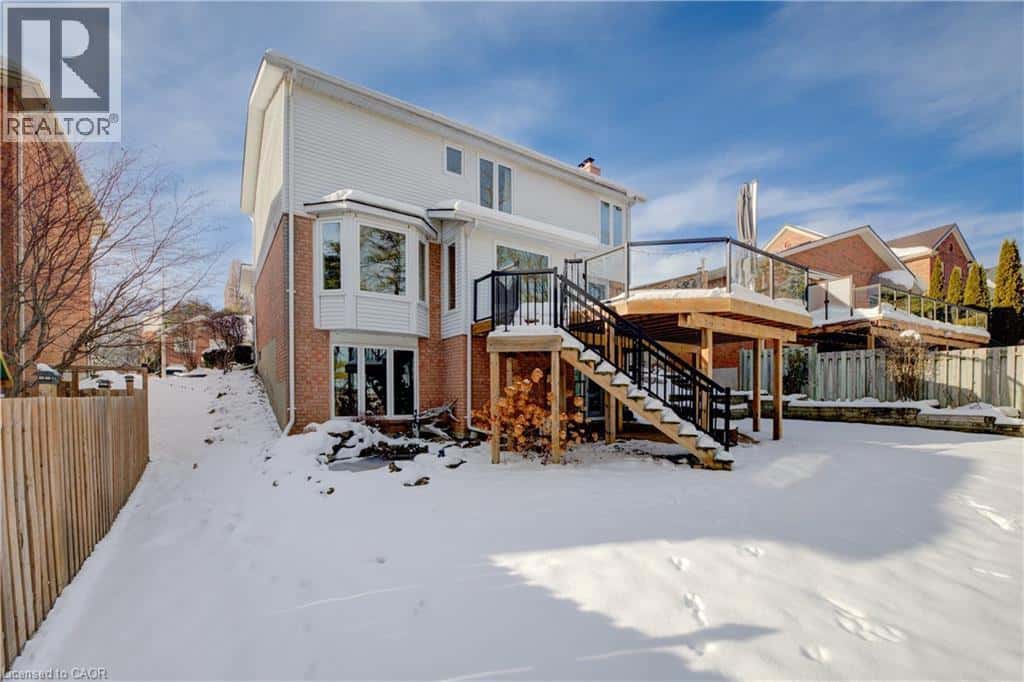 33 TINATAWA Court — Kitchener, Ontario - Photo 4 of 50