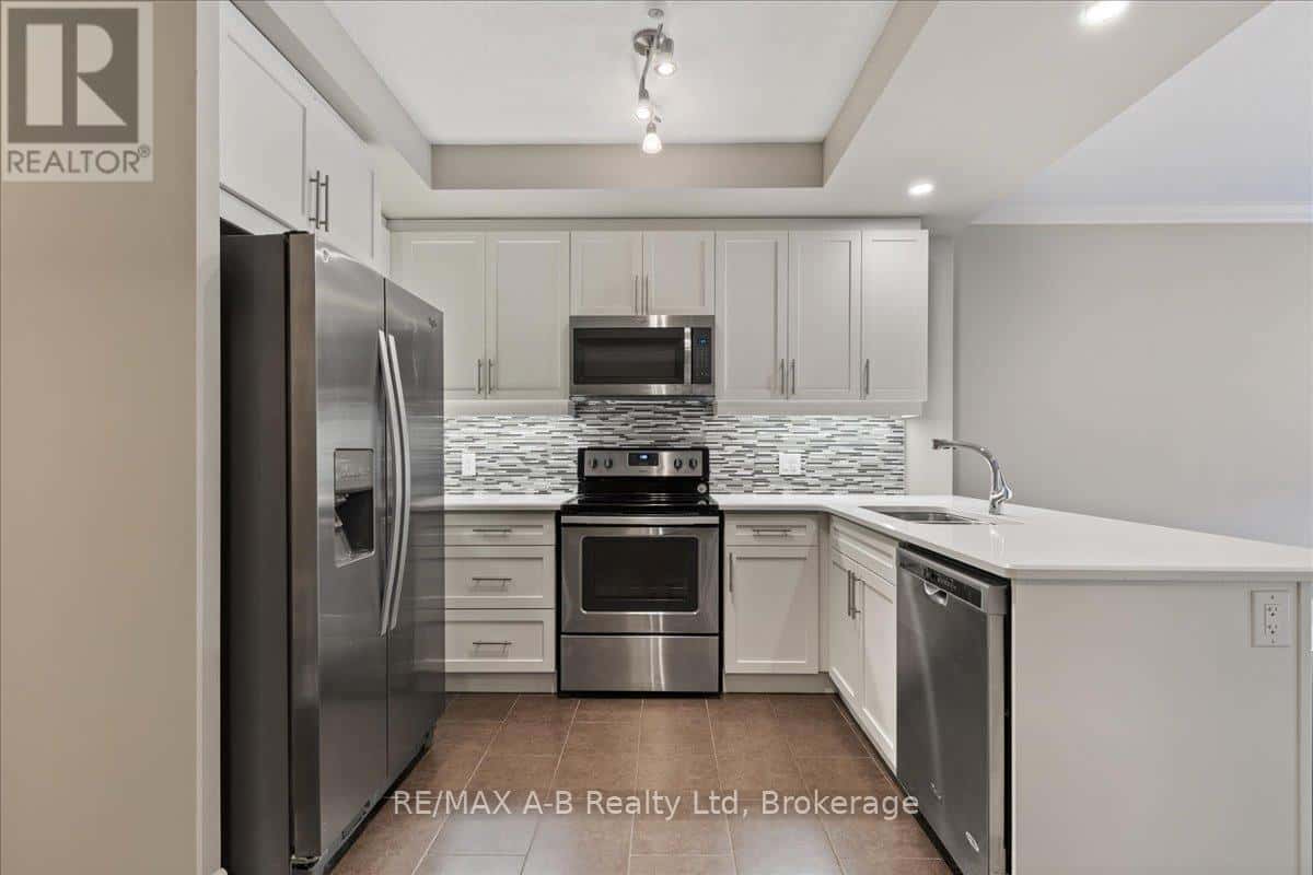 206 - 255 JOHN STREET N — Stratford, Ontario - Photo 3 of 19