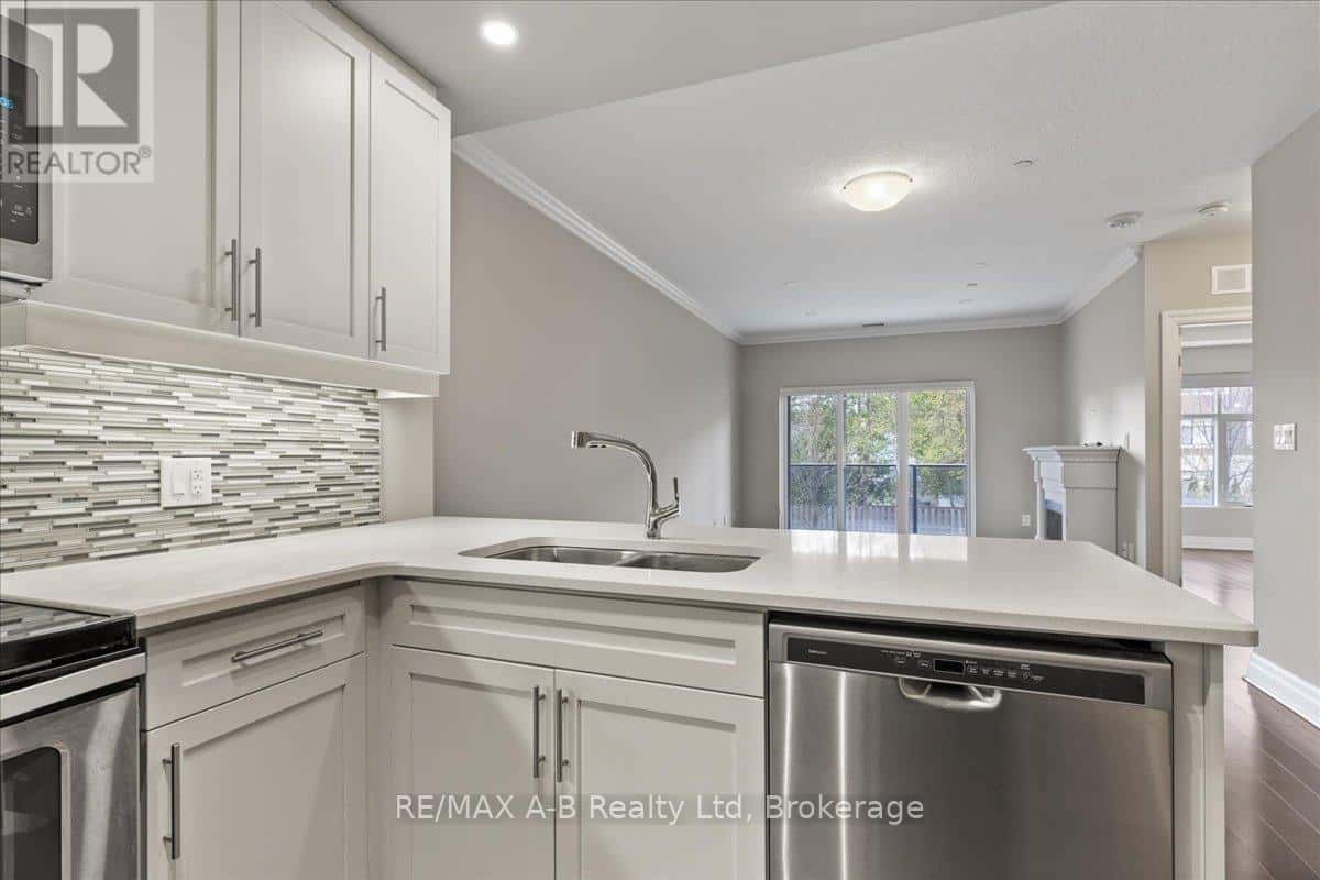 206 - 255 JOHN STREET N — Stratford, Ontario - Photo 4 of 19