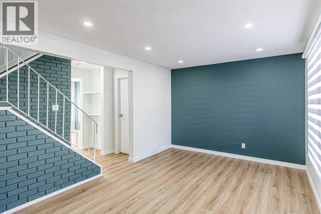 39, 100 Pennsylvania Road SE — Calgary, Alberta - Photo 3 of 25