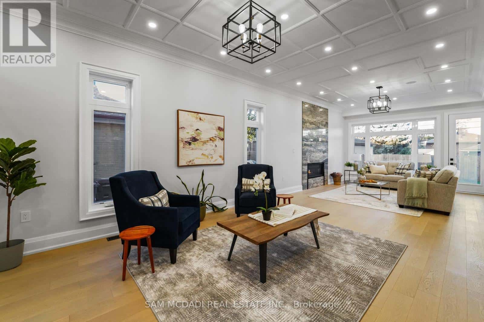 303 DELTA STREET — Toronto (Alderwood), Ontario - Photo 4 of 50