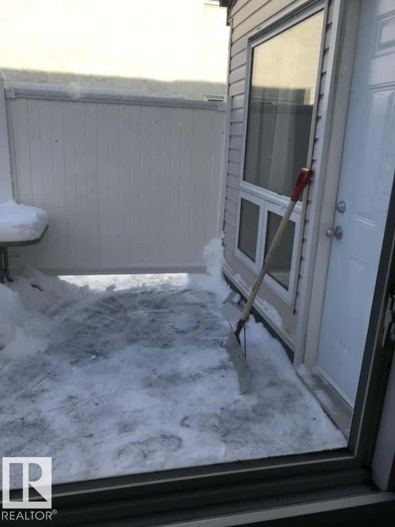 23 Lancaster TC NW — Edmonton, Alberta - Photo 2 of 7