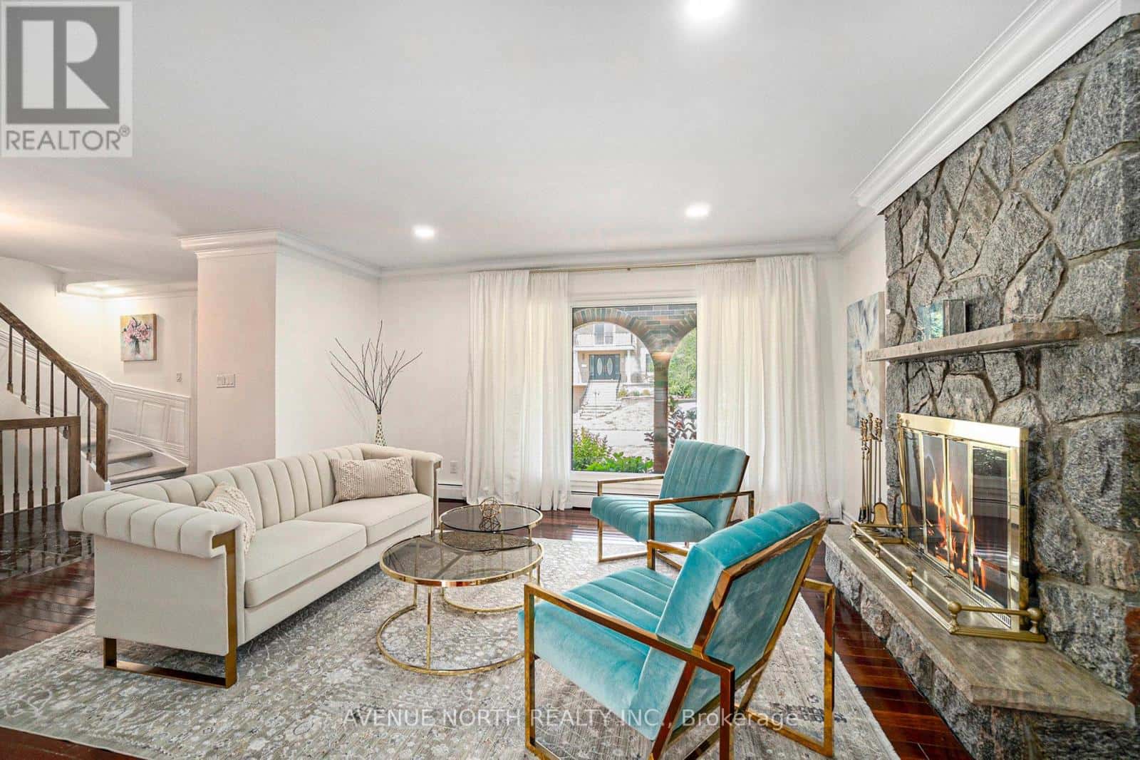 6 MOSGROVE AVENUE — Ottawa, Ontario - Photo 5 of 28