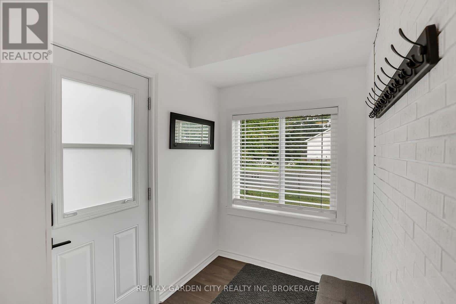 222 RIDGEWAY ROAD — Fort Erie (Crystal Beach), Ontario - Photo 3 of 38