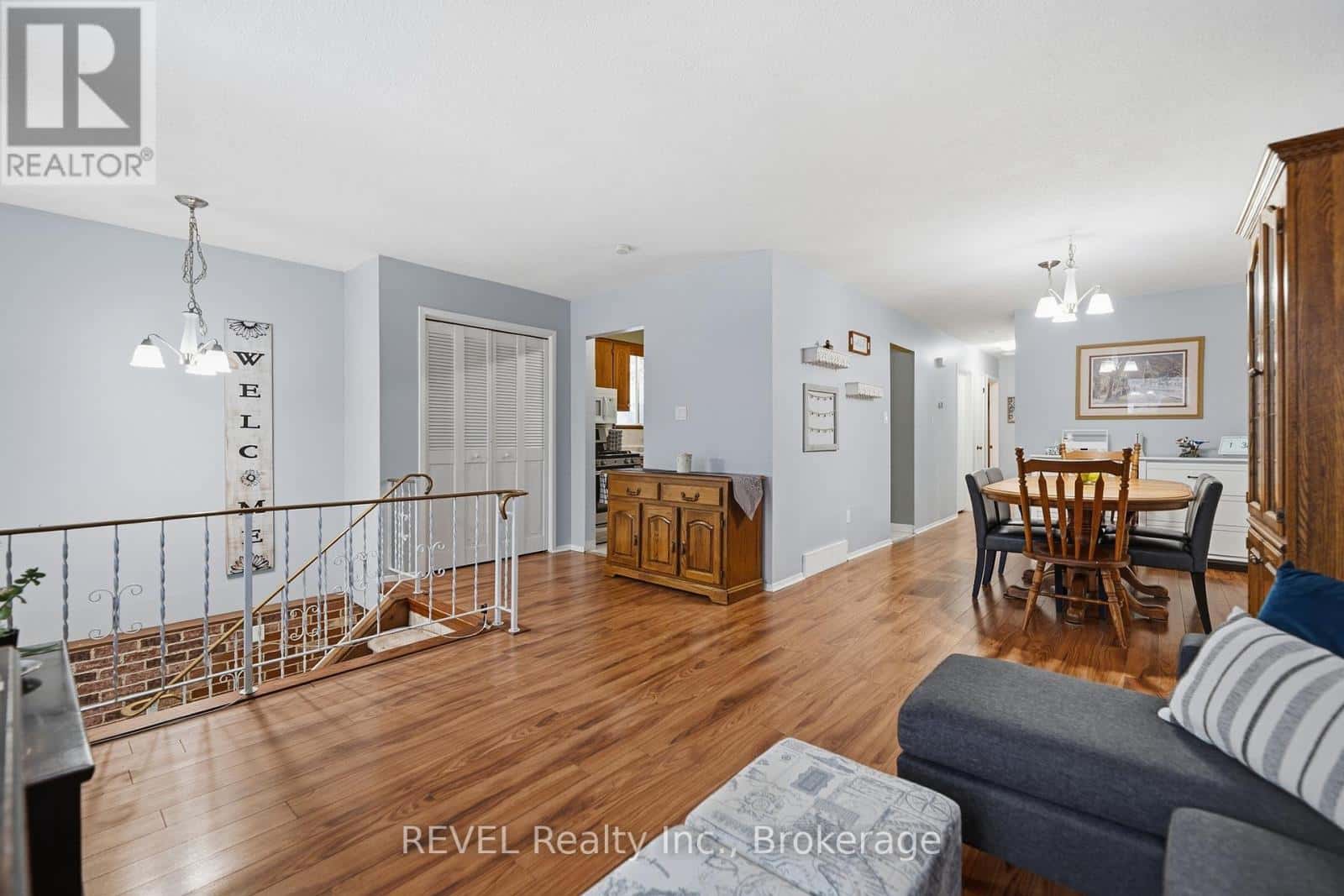 92 LAVINIA STREET — Fort Erie (Central), Ontario - Photo 5 of 34