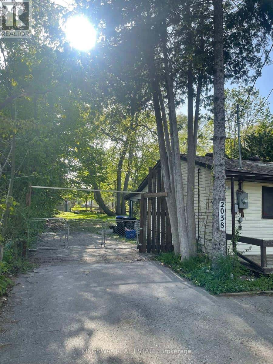 2038 ST JOHNS ROAD — Innisfil (Alcona), Ontario - Photo 2 of 19