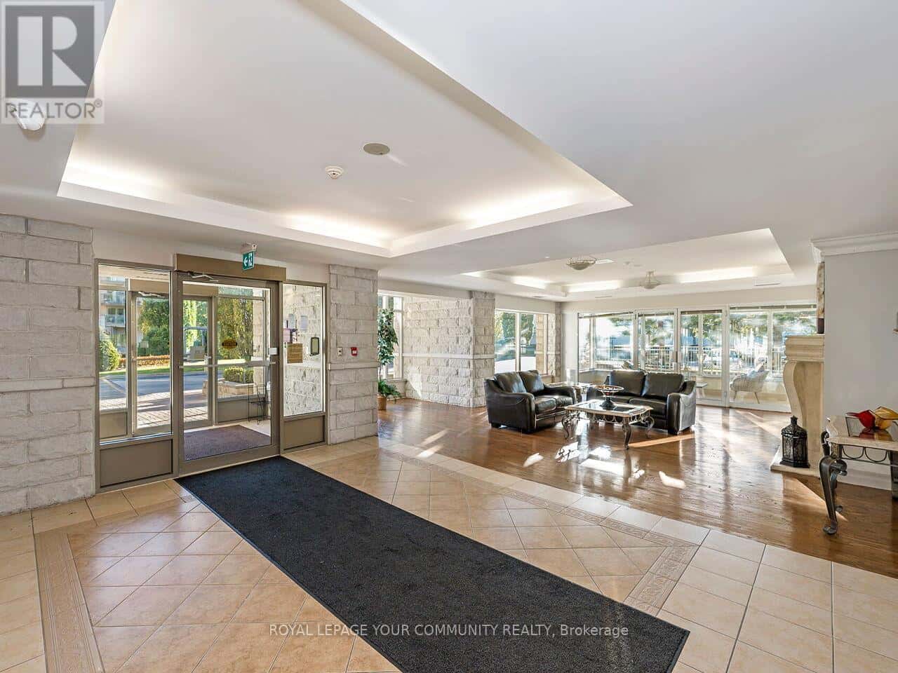 202 - 2506 RUTHERFORD ROAD — Vaughan (Maple), Ontario - Photo 2 of 42