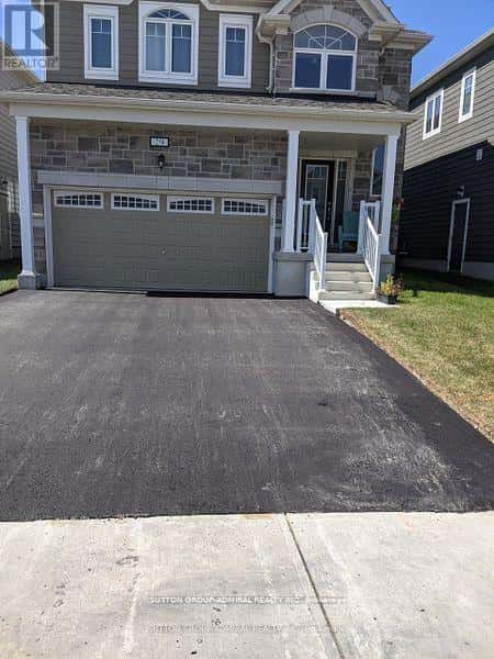 23 HILLS THISTLE DRIVE — Wasaga Beach, Ontario - Photo 2 of 27