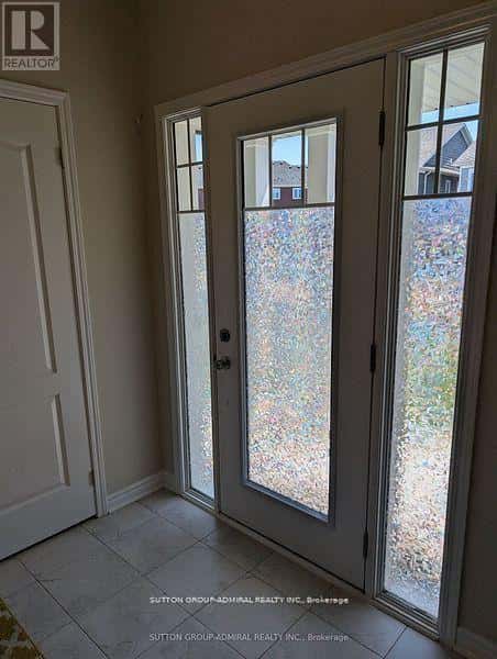 23 HILLS THISTLE DRIVE — Wasaga Beach, Ontario - Photo 3 of 27