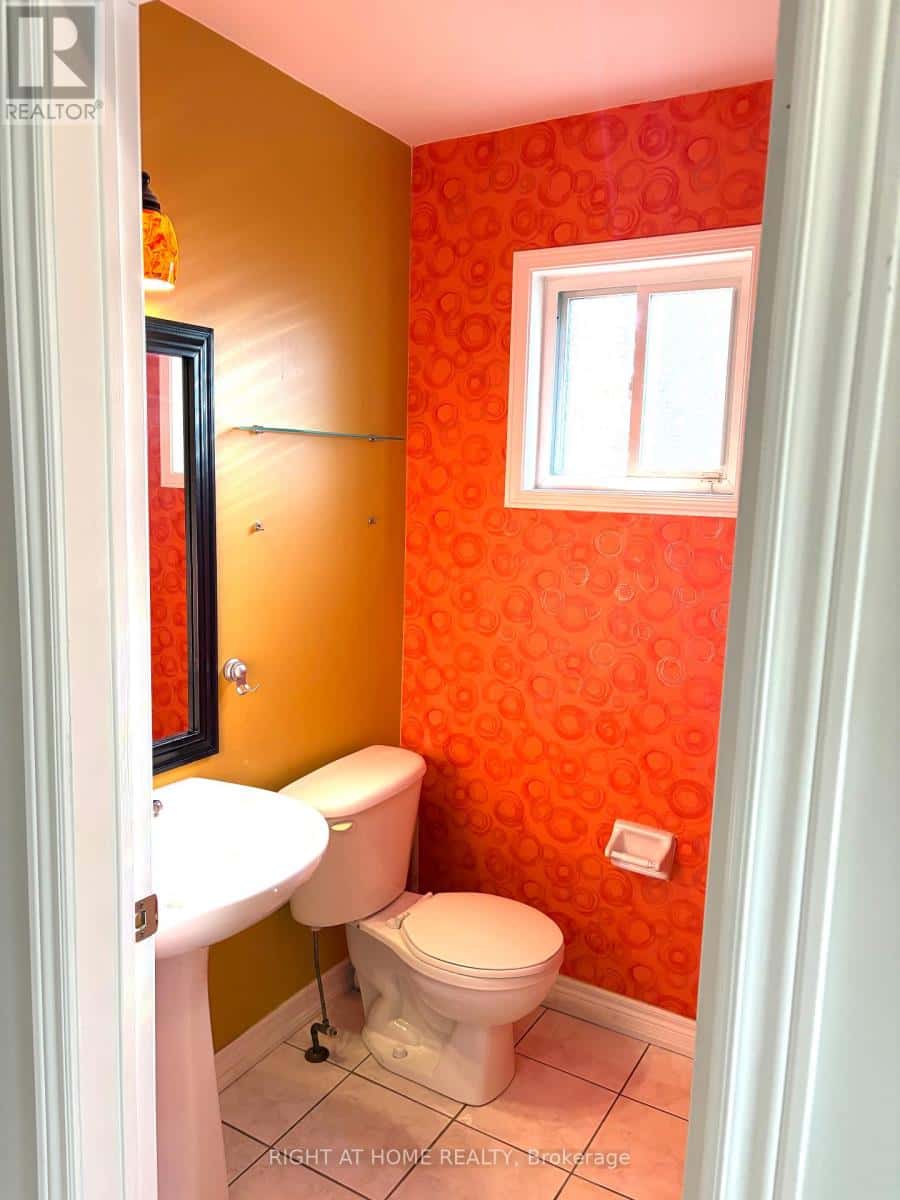 29 MISTDALE CRESCENT — Brampton (Fletcher's Meadow), Ontario - Photo 4 of 17