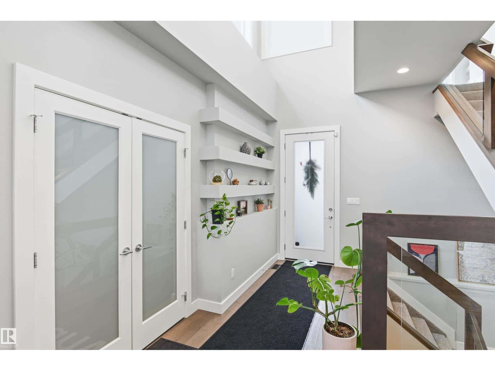 2046 WARE RD NW — Edmonton, Alberta - Photo 2 of 64