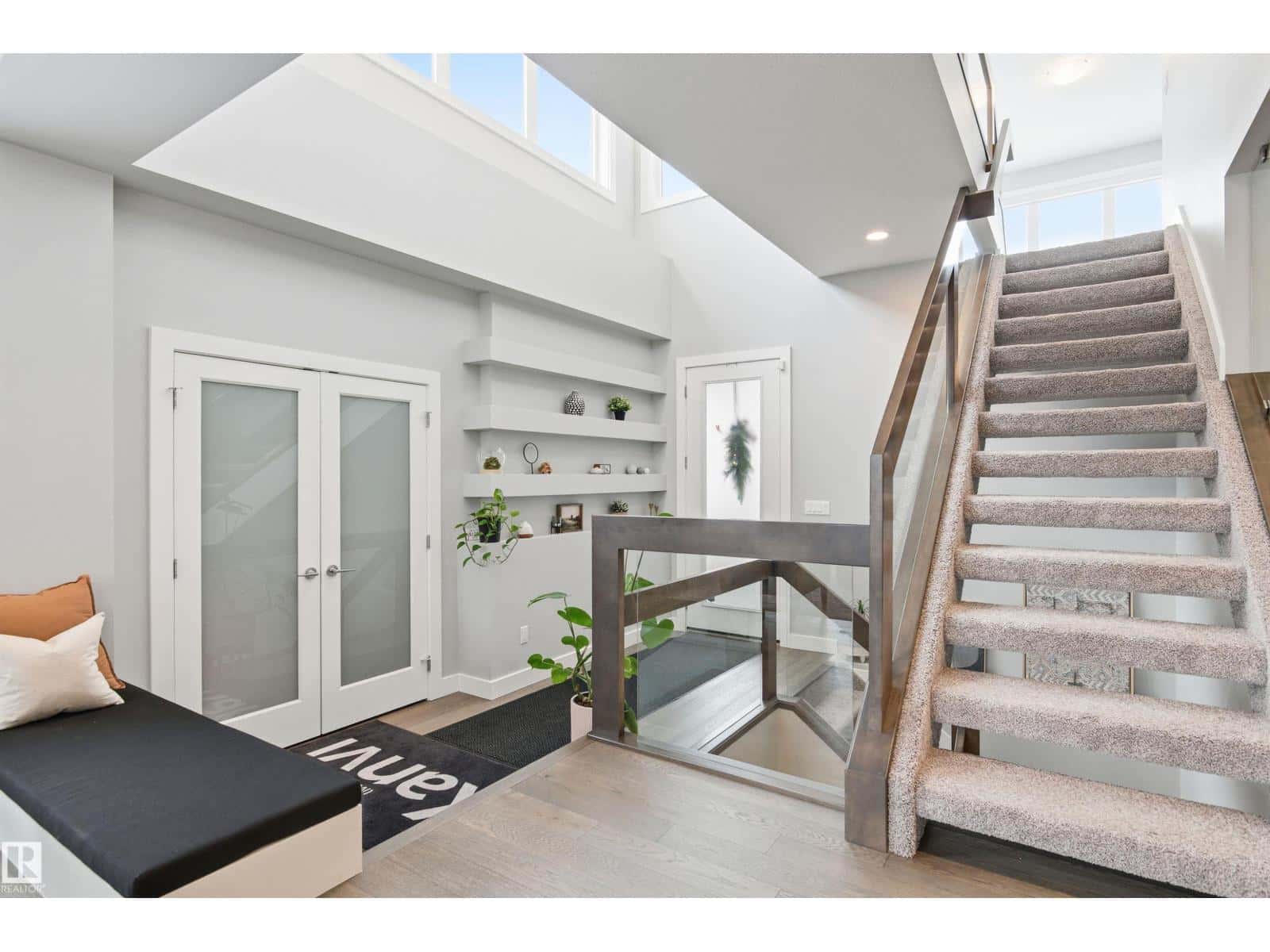 2046 WARE RD NW — Edmonton, Alberta - Photo 5 of 64