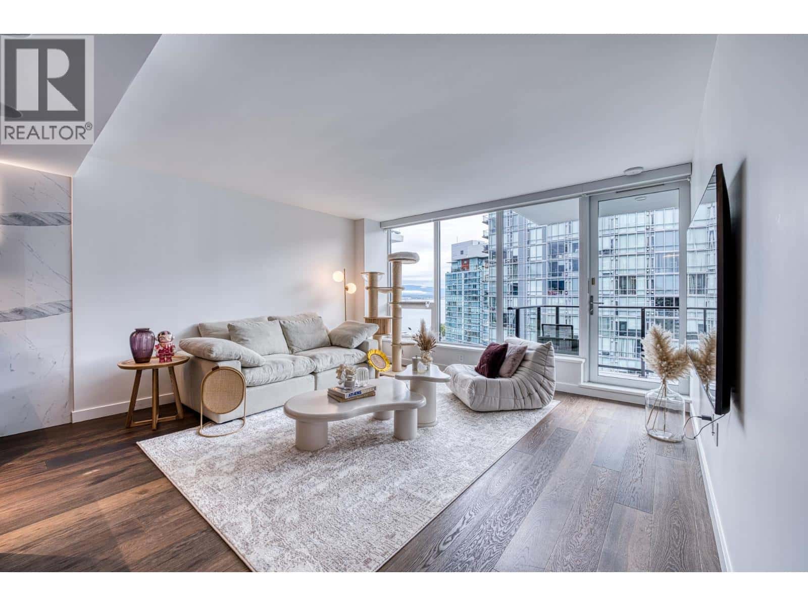 1703 620 CARDERO STREET — Vancouver, British Columbia - Photo 2 of 23