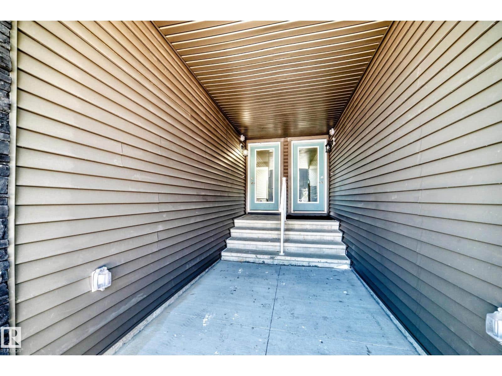 #4 2710 66 ST SW SW - Photo 2 of 30, Edmonton, Alberta