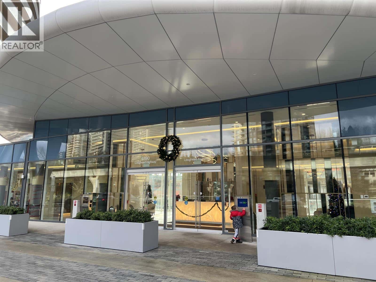 401 4890 LOUGHEED HIGHWAY — Burnaby, British Columbia - Photo 4 of 31