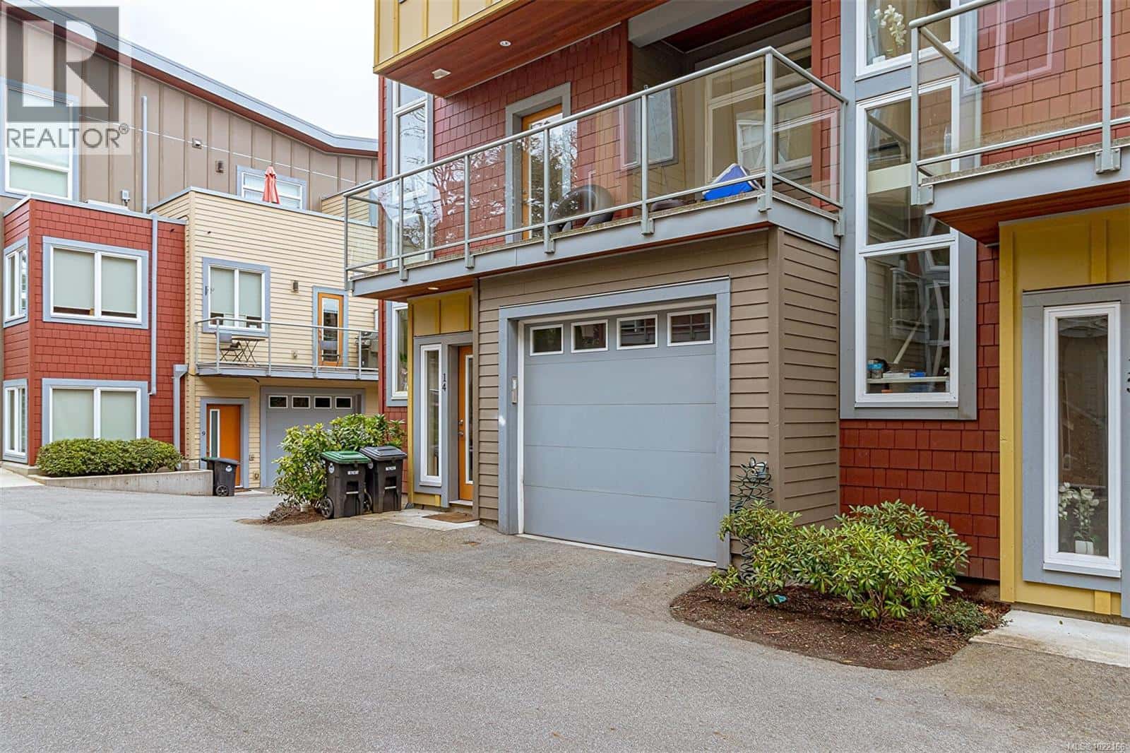 14 235 Island Hwy — View Royal, British Columbia - Photo 2 of 51