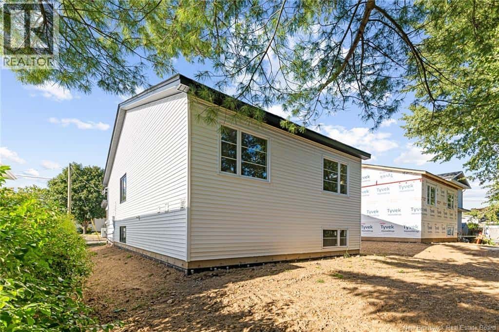 220 Gould Street — Dieppe, New Brunswick - Photo 3 of 50