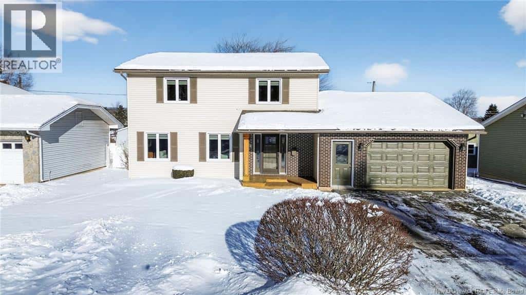 37 Teakwood Way — Moncton, New Brunswick - Photo 2 of 44