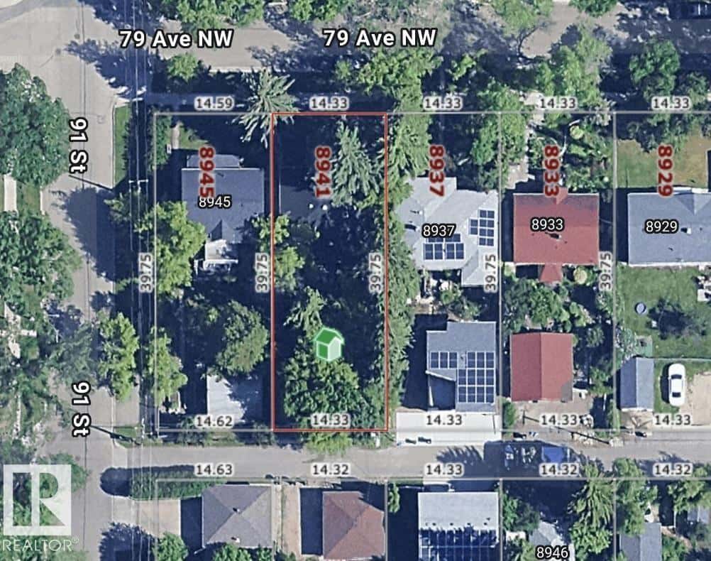 8941 79 AV NW — Edmonton, Alberta - Photo 3 of 4